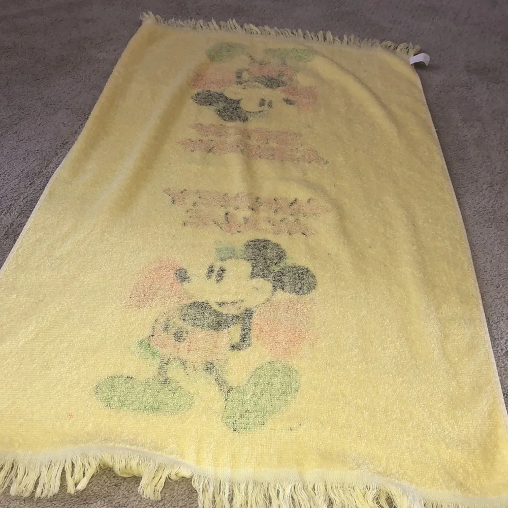 VINTAGE Disney Mickey Mouse Cannon Bath‎ Towel
